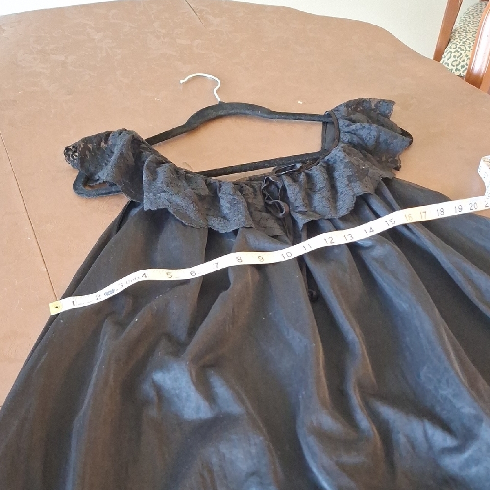 Elegant Black Vintage Nightgown By Jenelle of California - Picture 10 of 10
